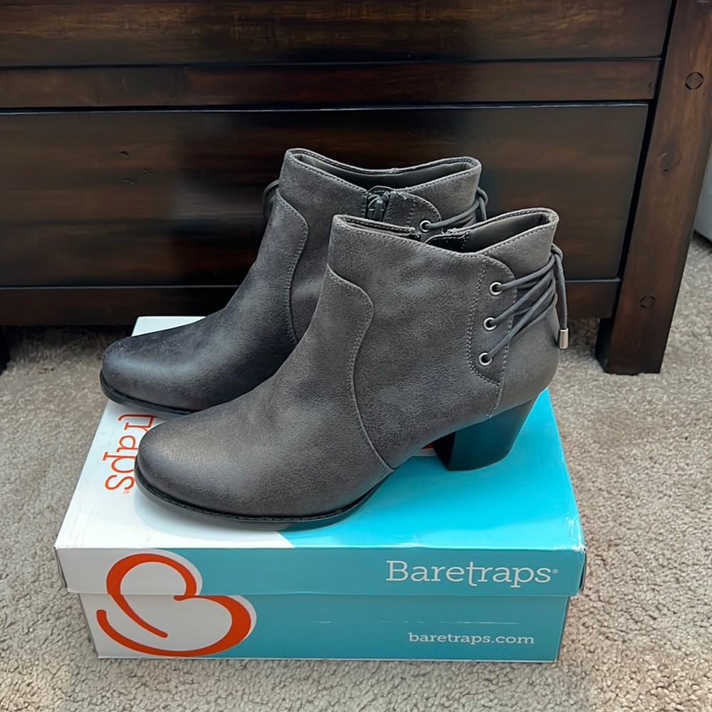 New in box Baretraps Gray Ankle Boots - size 9 ladies